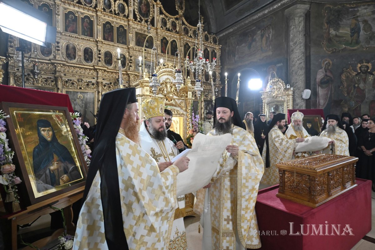 Obştea Mănăstirii Pasărea are două rugătoare în ceruri 364871