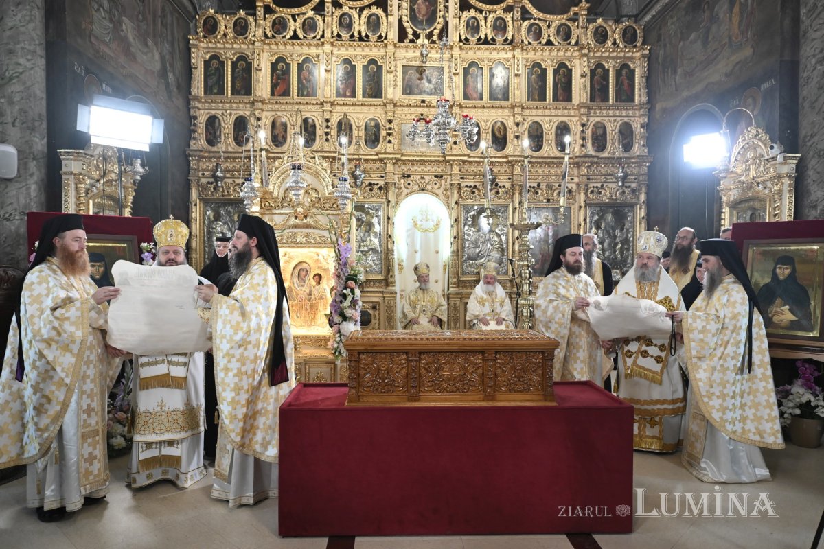 Obştea Mănăstirii Pasărea are două rugătoare în ceruri 364877