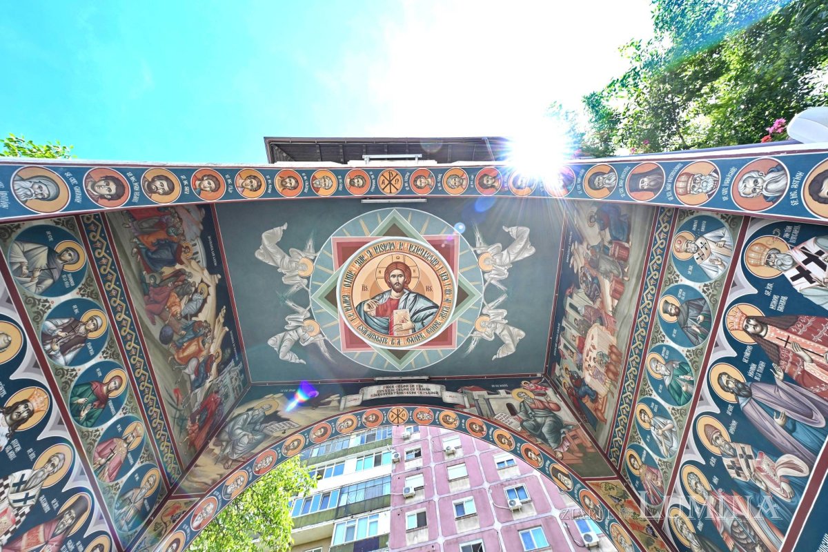 Sclipirile Luminii: Biserica „Sfânta Treime”-Militari din Bucureşti 364704