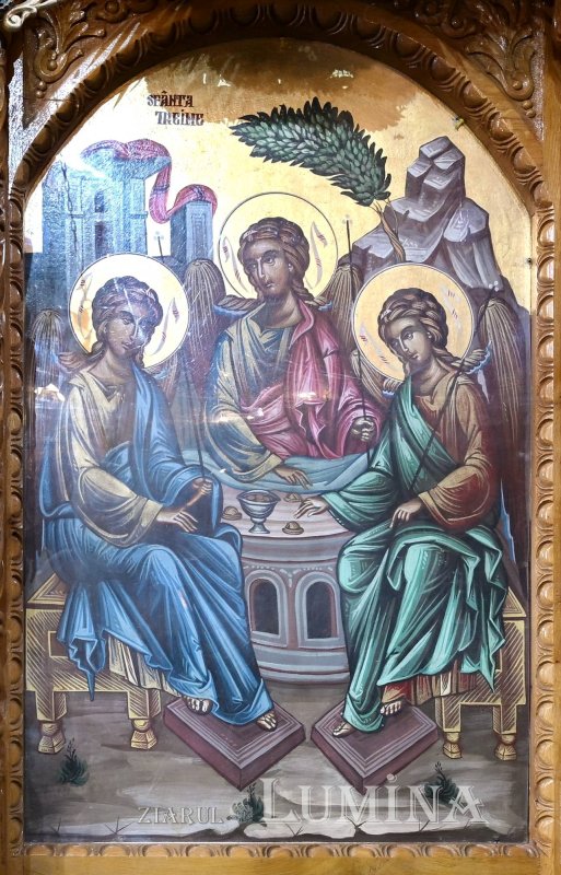 Sclipirile Luminii: Biserica „Sfânta Treime”-Militari din Bucureşti 364705