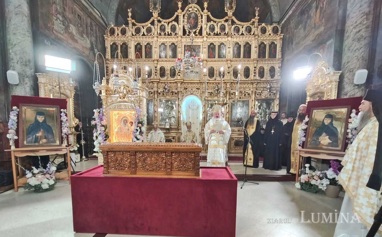 Sfintele Cuvioase Filofteia și Elisabeta de la Pasărea - monahii mult rugătoare, milostive şi făcătoare de minuni 364803