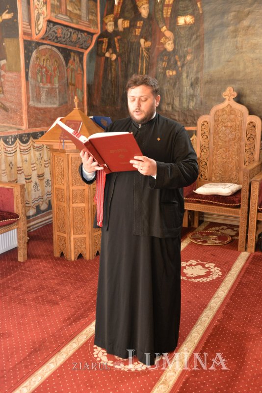 Sfinții cunoscuți şi necunoscuți, uniți în harul și iubirea Preasfintei Treimi 364934