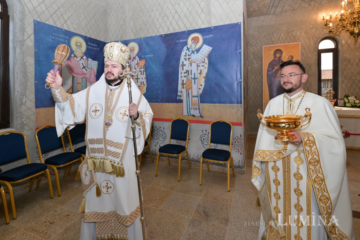 Rugăciune şi înnoire în Parohia „Sfântul Ierarh Nicolae” din Măneciu-Ungureni 364993