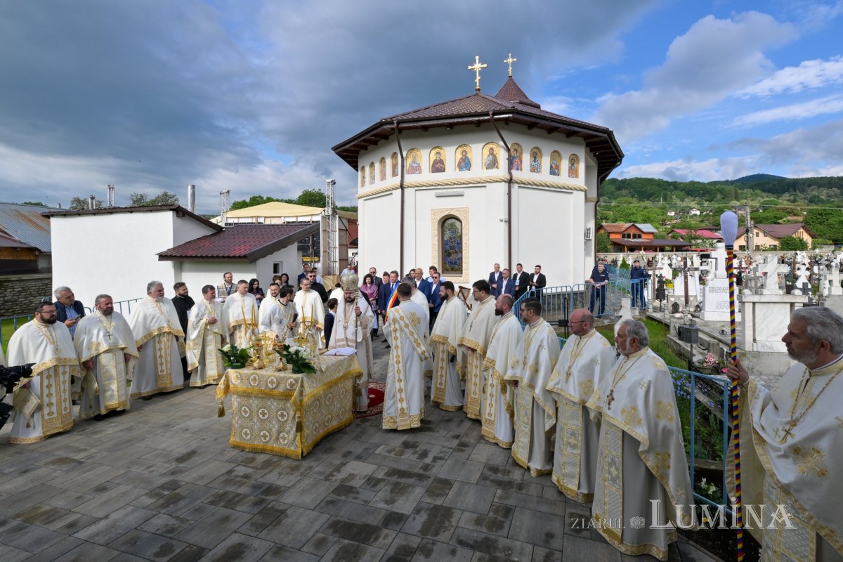 Rugăciune şi înnoire în Parohia „Sfântul Ierarh Nicolae” din Măneciu-Ungureni 364995