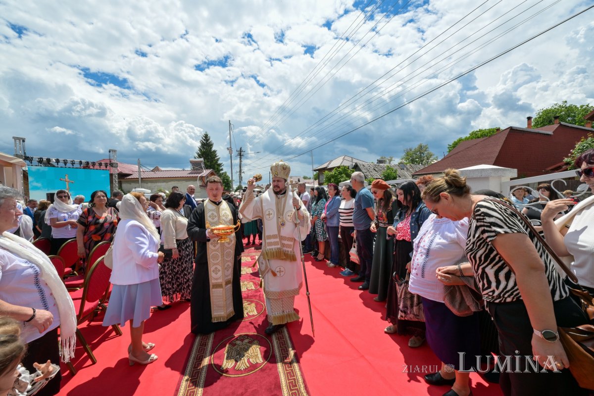 Rugăciune şi înnoire în Parohia „Sfântul Ierarh Nicolae” din Măneciu-Ungureni 365002