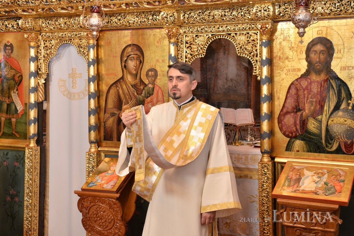 Sfinții cunoscuți şi necunoscuți, uniți în harul și iubirea Preasfintei Treimi 364933