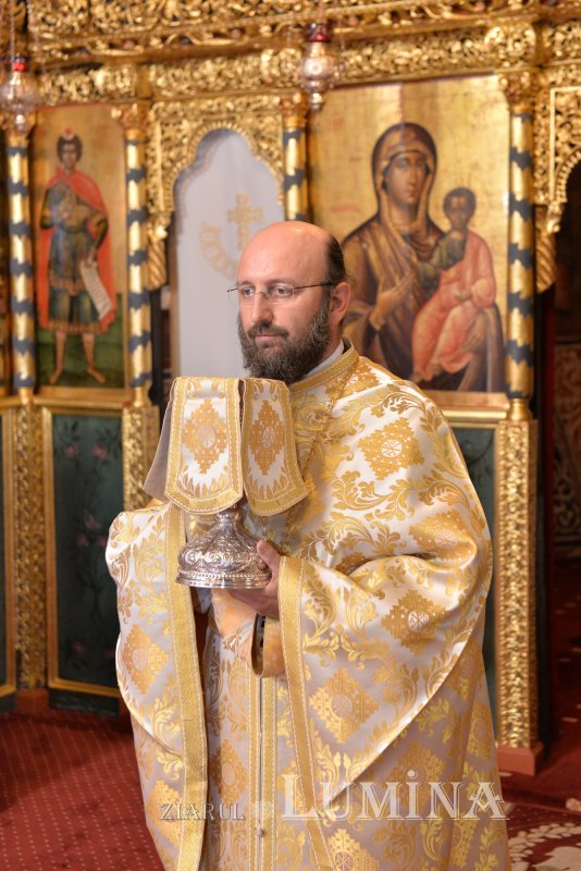 Sfinții cunoscuți şi necunoscuți, uniți în harul și iubirea Preasfintei Treimi 364937