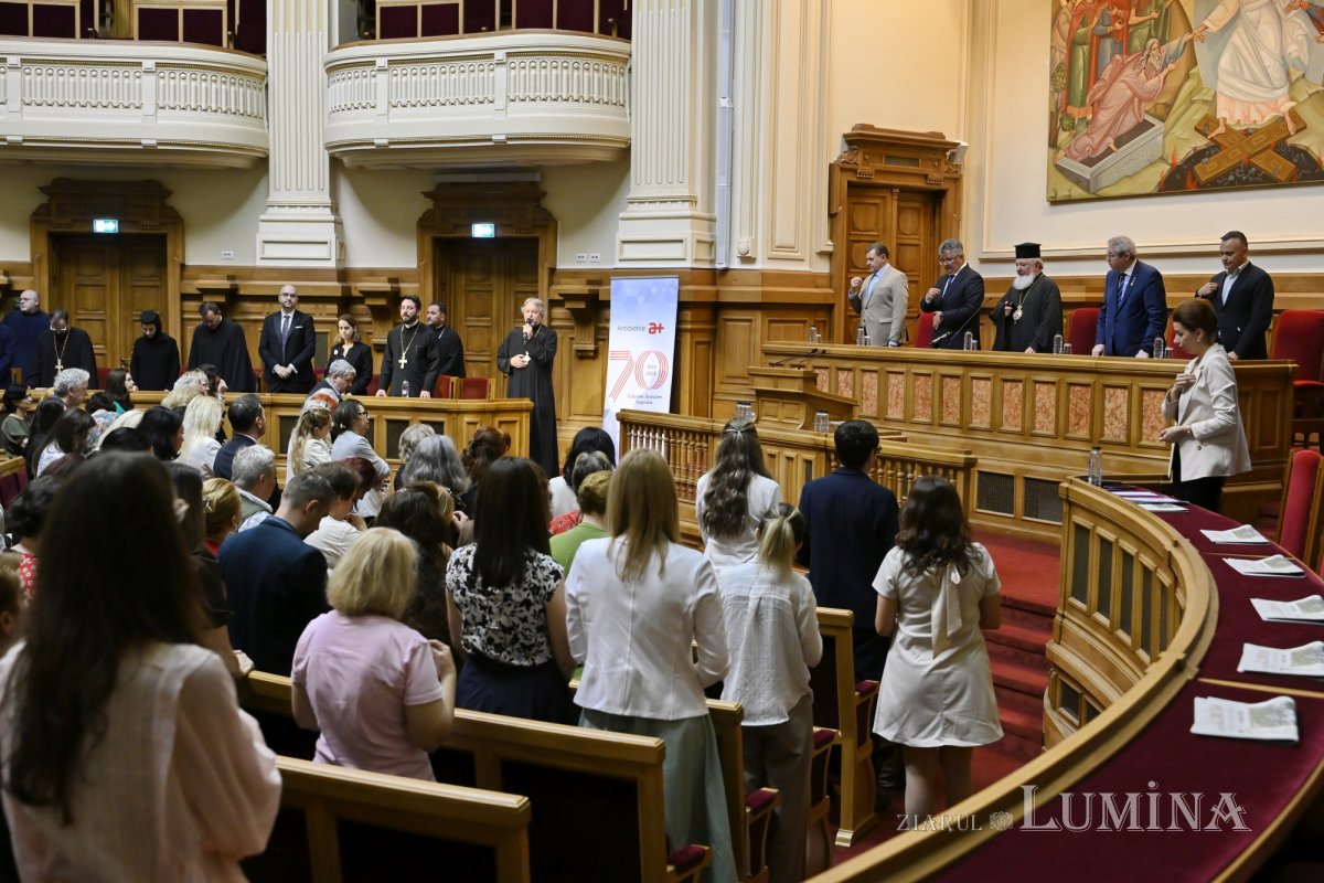 Conferință pe teme medicale și duhovnicești la Palatul Patriarhiei 365316