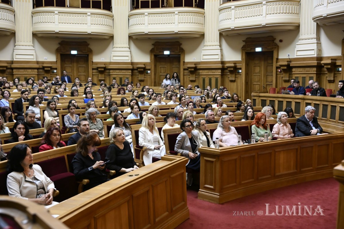 Conferință pe teme medicale și duhovnicești la Palatul Patriarhiei 365324