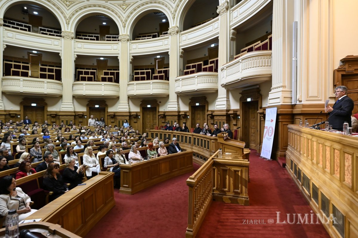 Conferință pe teme medicale și duhovnicești la Palatul Patriarhiei 365326