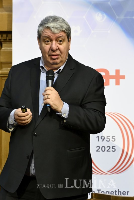 Conferință pe teme medicale și duhovnicești la Palatul Patriarhiei 365339