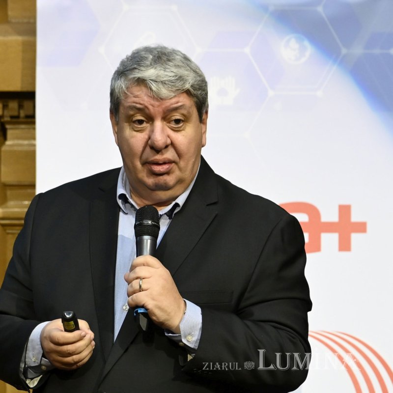 Conferință pe teme medicale și duhovnicești la Palatul Patriarhiei 365355