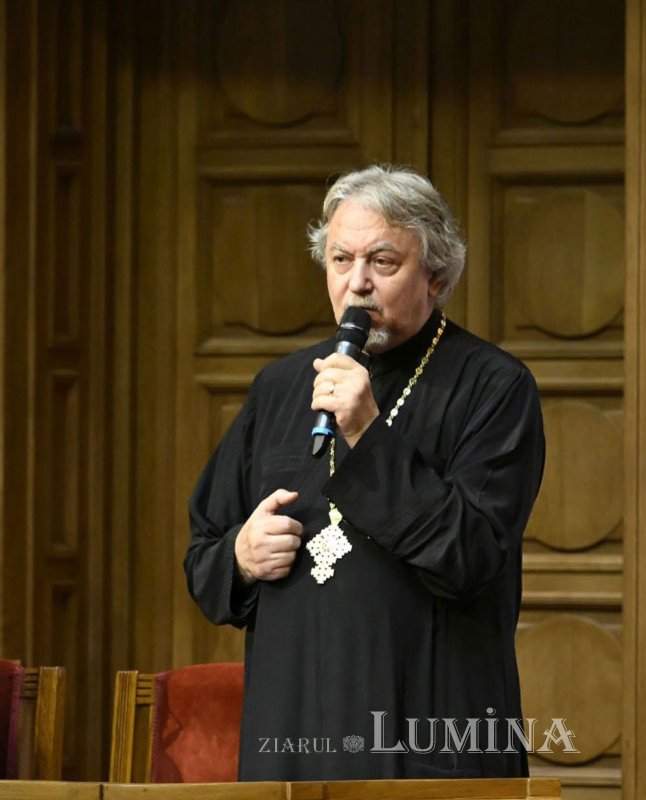 Conferință pe teme medicale și duhovnicești la Palatul Patriarhiei 365366