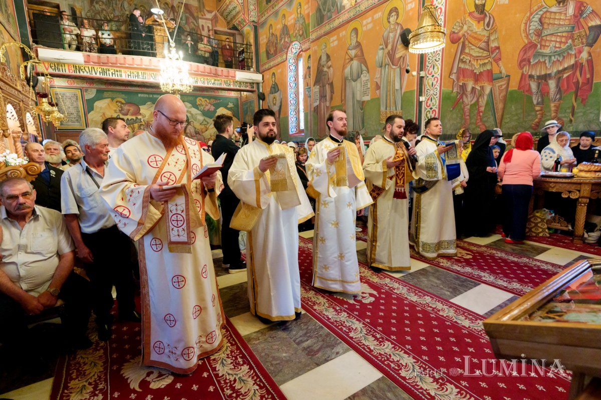 Sărbătoare duhovnicească la mănăstirea ctitorită de Patriarhul Teoctist 365623