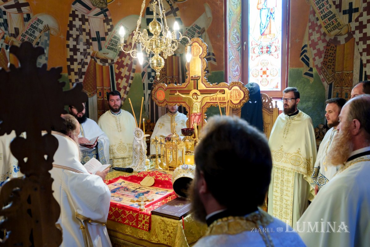 Sărbătoare duhovnicească la mănăstirea ctitorită de Patriarhul Teoctist 365624