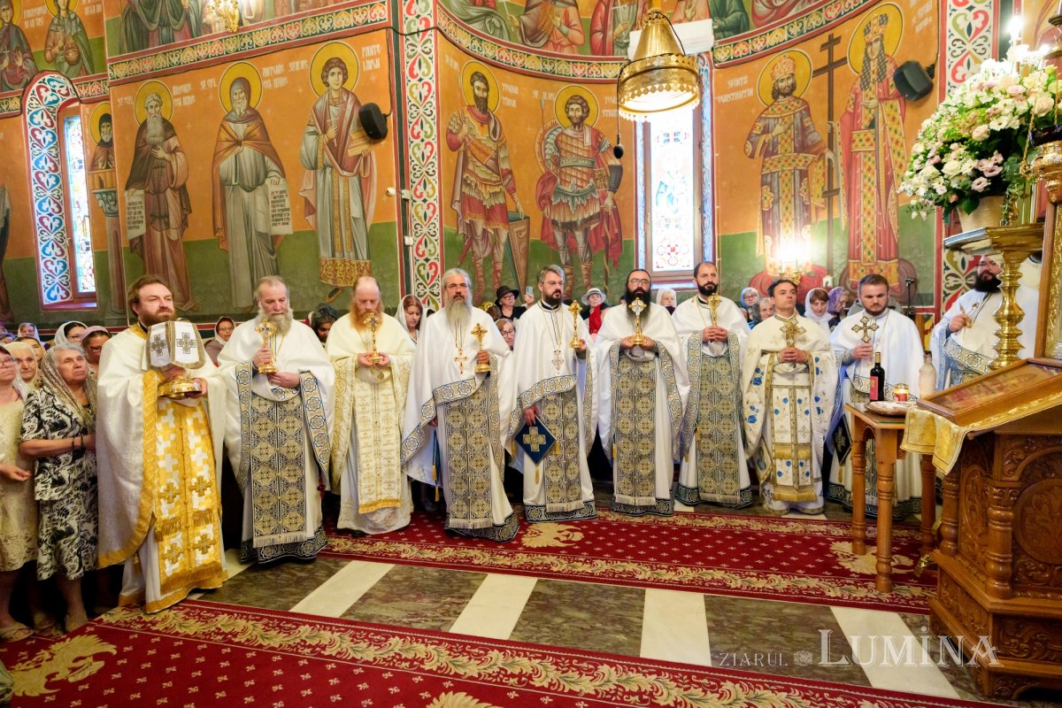 Sărbătoare duhovnicească la mănăstirea ctitorită de Patriarhul Teoctist 365625