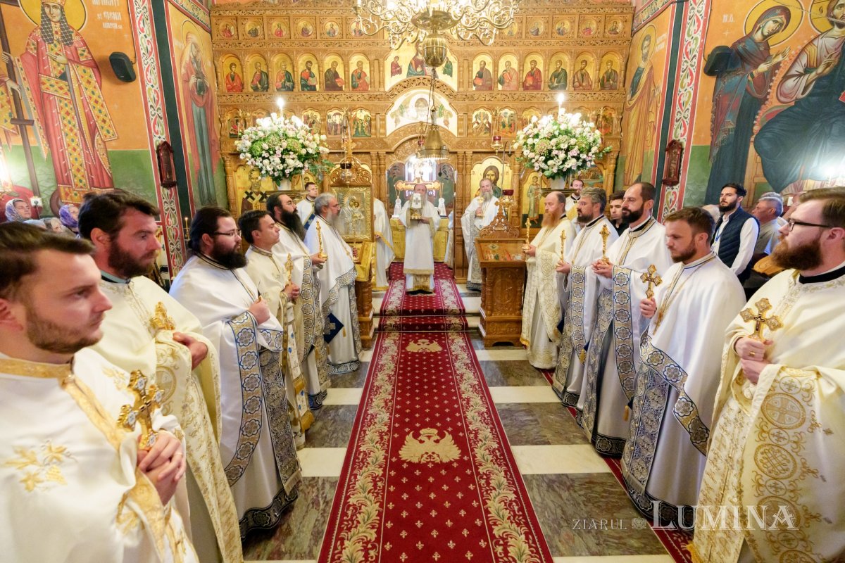 Sărbătoare duhovnicească la mănăstirea ctitorită de Patriarhul Teoctist 365626