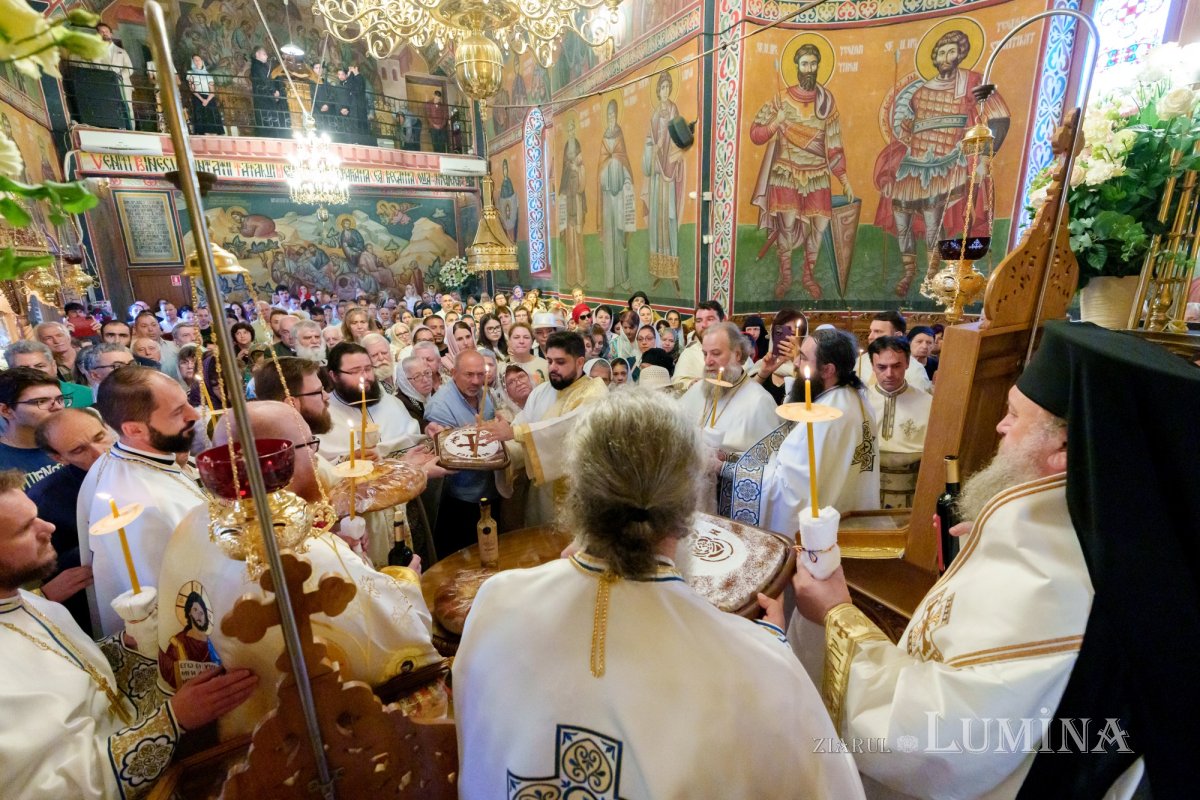 Sărbătoare duhovnicească la mănăstirea ctitorită de Patriarhul Teoctist 365633