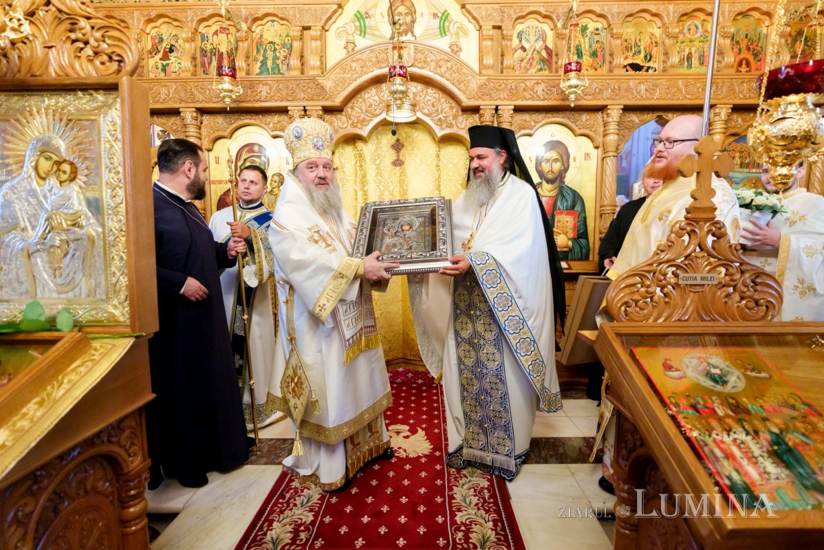 Sărbătoare duhovnicească la mănăstirea ctitorită de Patriarhul Teoctist 365635