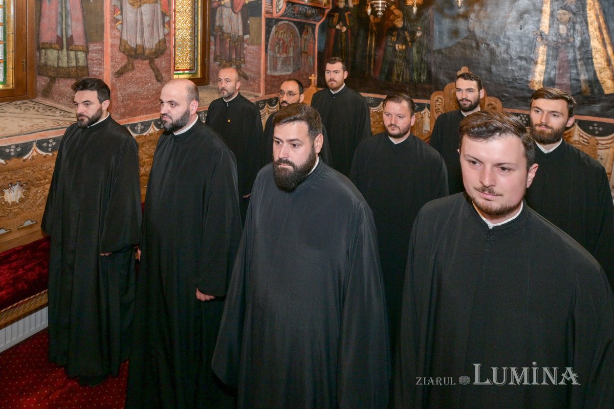 Hirotesii întru duhovnic la paraclisul Reședinței Patriarhale 365902