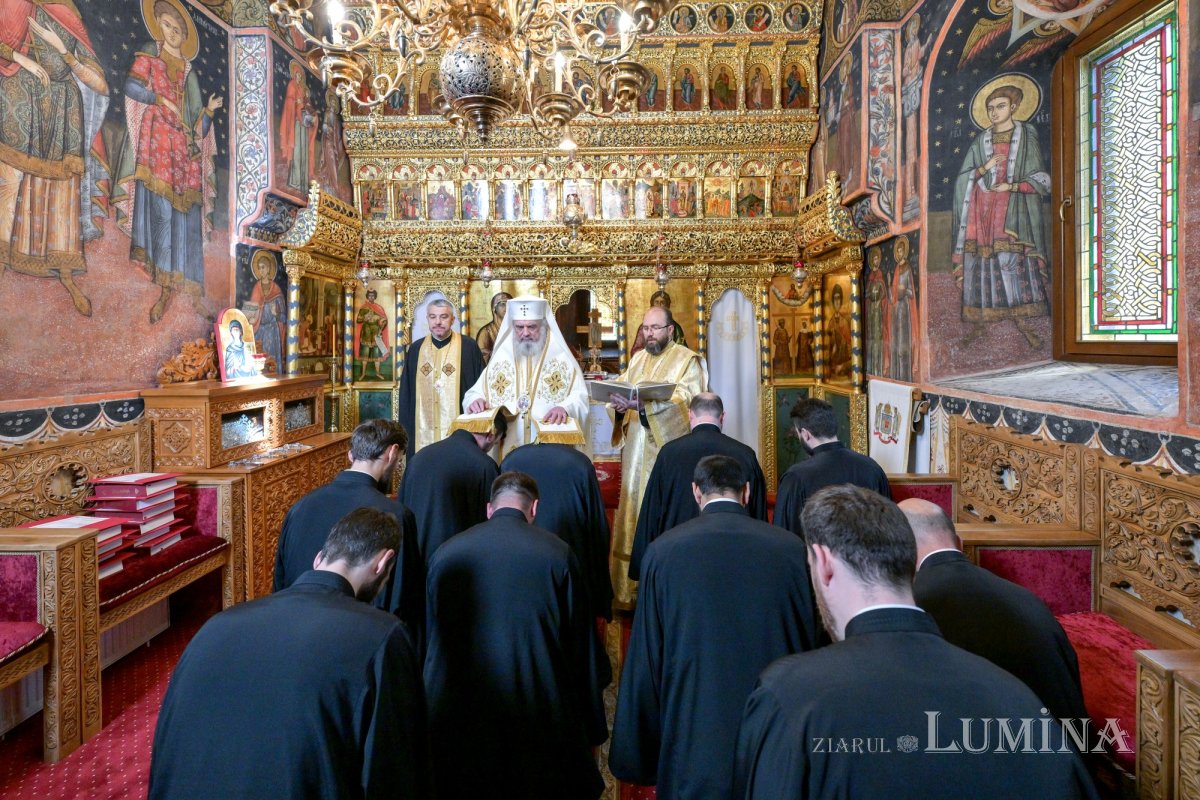 Hirotesii întru duhovnic la paraclisul Reședinței Patriarhale 365904