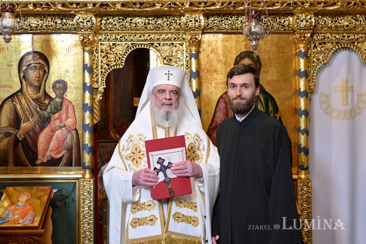 Hirotesii întru duhovnic la paraclisul Reședinței Patriarhale 365911