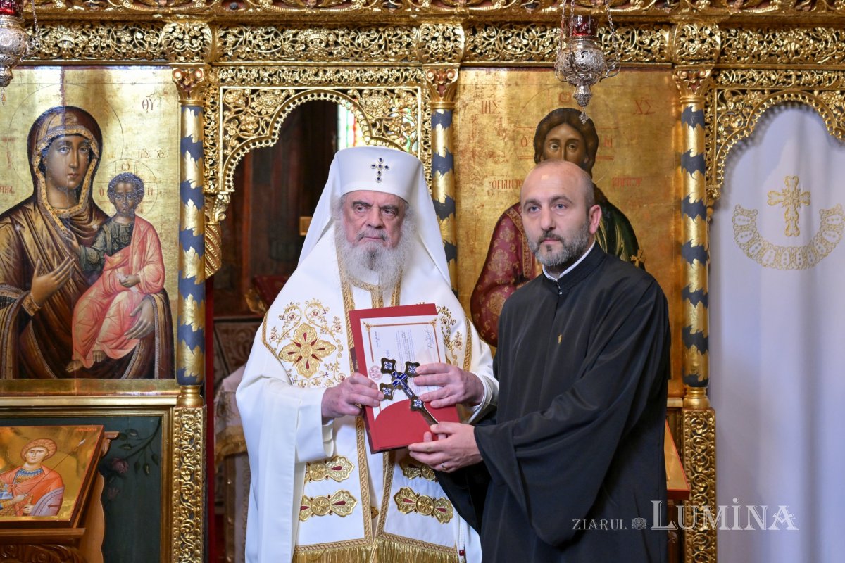 Hirotesii întru duhovnic la paraclisul Reședinței Patriarhale 365914