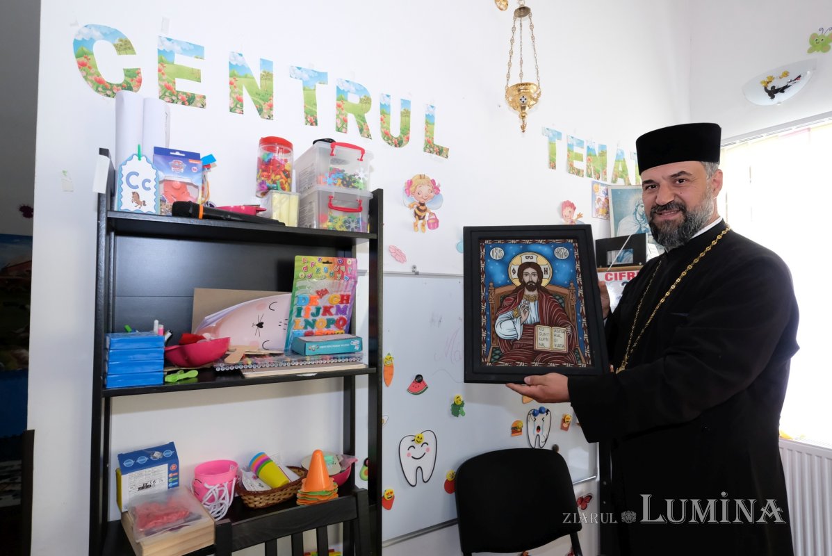 Florile credinței într-o grădină domnească 366616