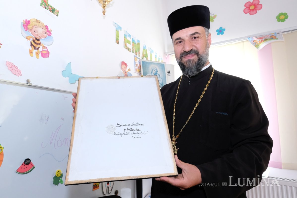 Florile credinței într-o grădină domnească 366617