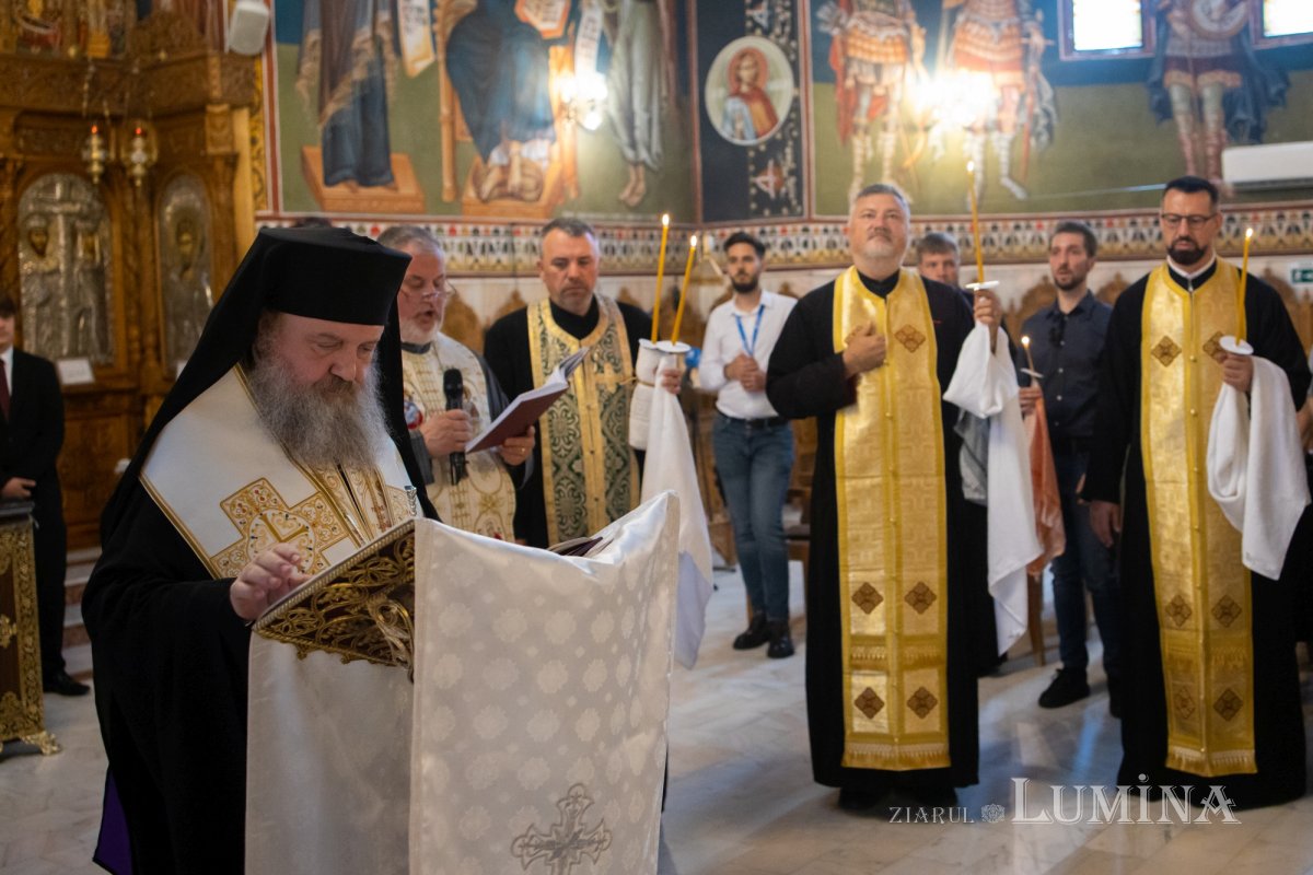 Părintele Dumitru Colotelo a fost condus pe ultimul drum 366778