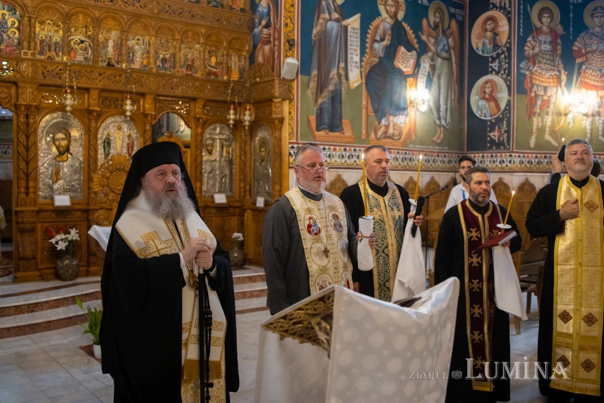 Părintele Dumitru Colotelo a fost condus pe ultimul drum 366781