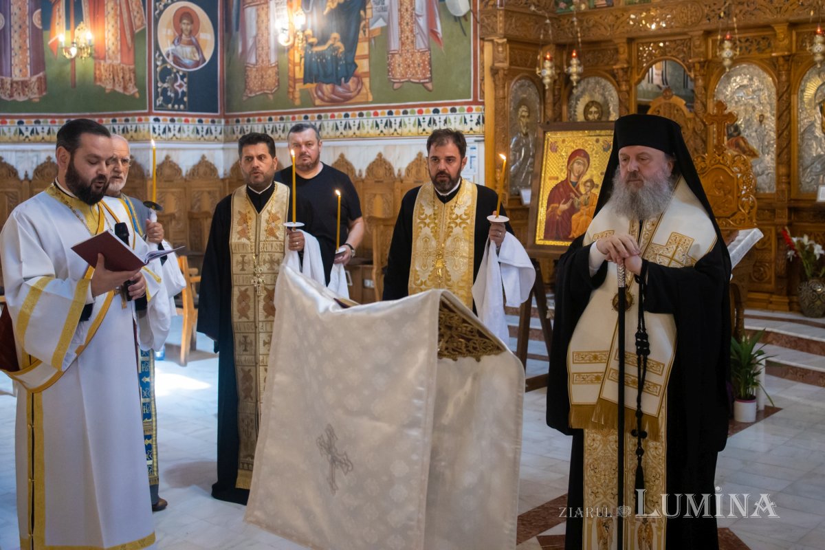 Părintele Dumitru Colotelo a fost condus pe ultimul drum 366784