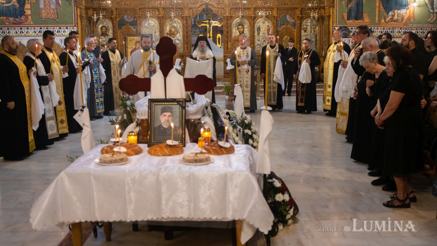 Părintele Dumitru Colotelo a fost condus pe ultimul drum 366785