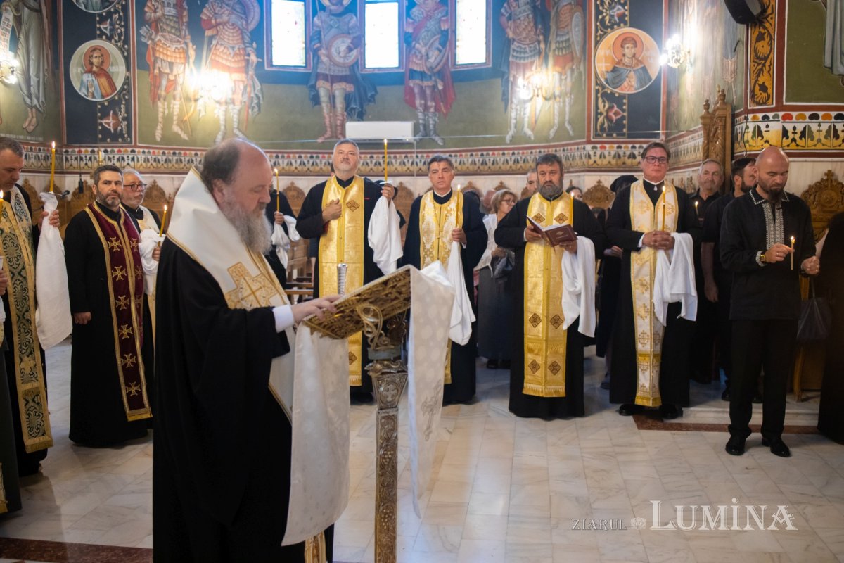 Părintele Dumitru Colotelo a fost condus pe ultimul drum 366787