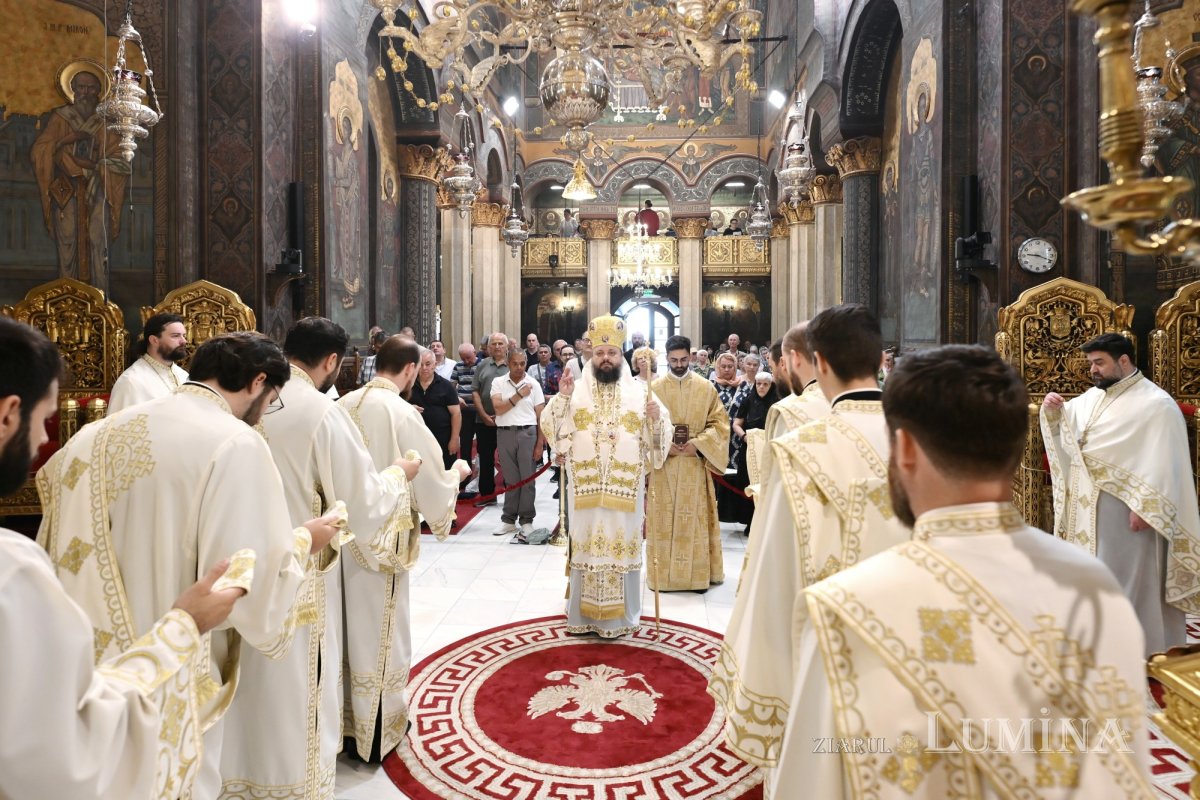 Sfinții Apostoli Petru și Pavel prăznuiți la Catedrala Patriarhală din București 366844