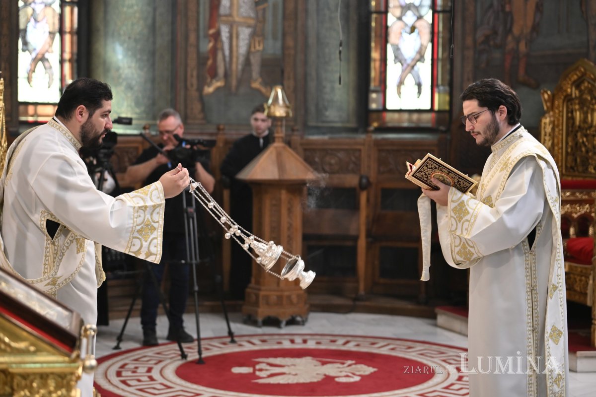 Sfinții Apostoli Petru și Pavel prăznuiți la Catedrala Patriarhală din București 366850
