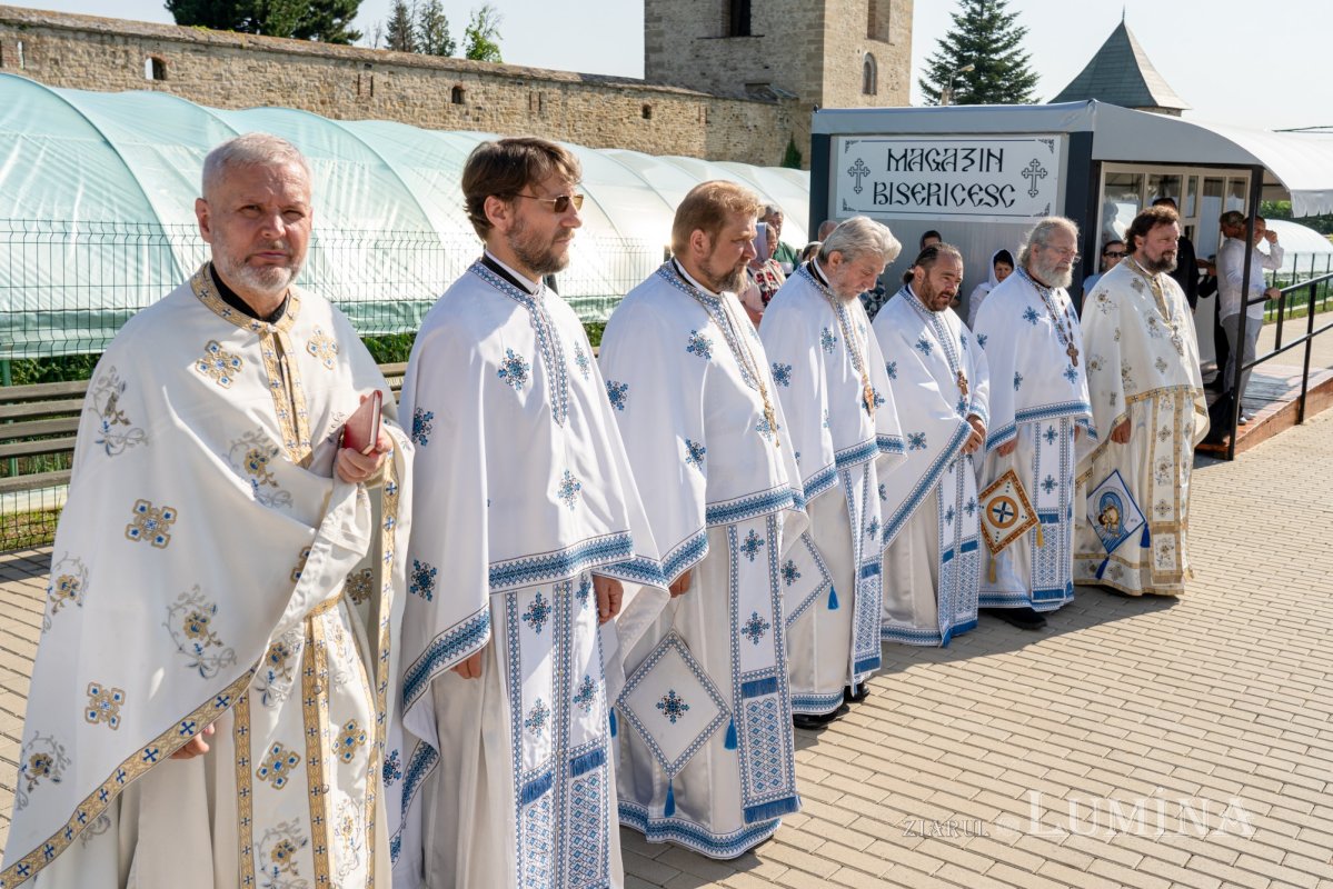 Sfinții Petru și Pavel, cinstiți de ieșeni la Mănăstirea Cetățuia 366873