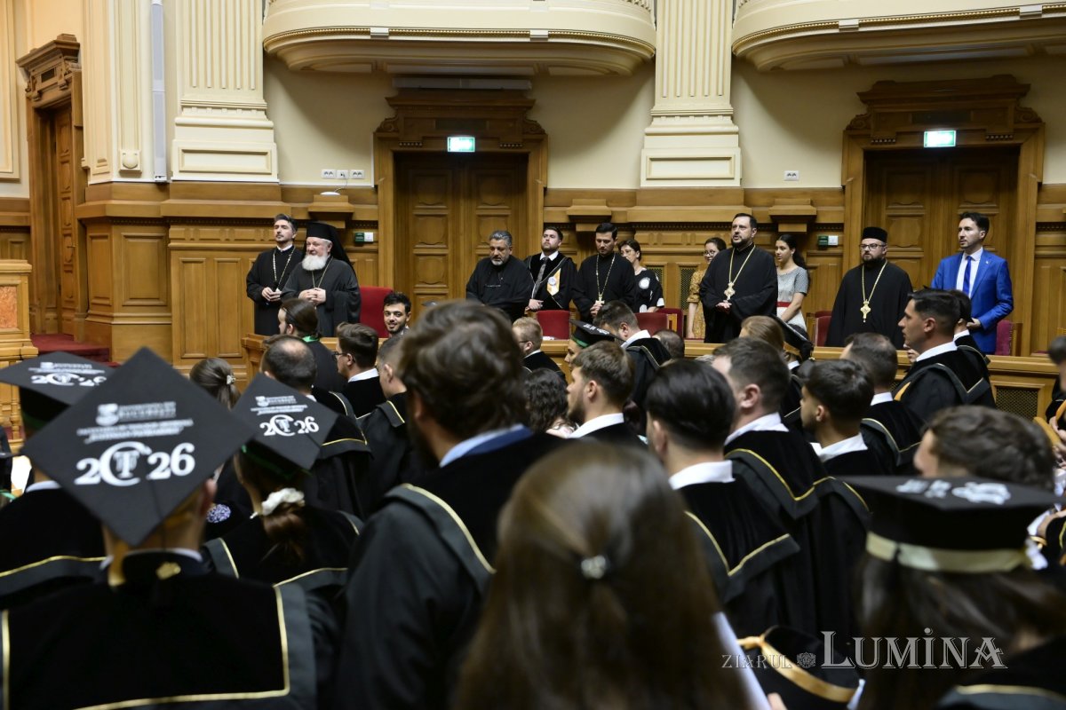 Absolvenții Facultății de Teologie Ortodoxă  din București, la ceas de sărbătoare 367164