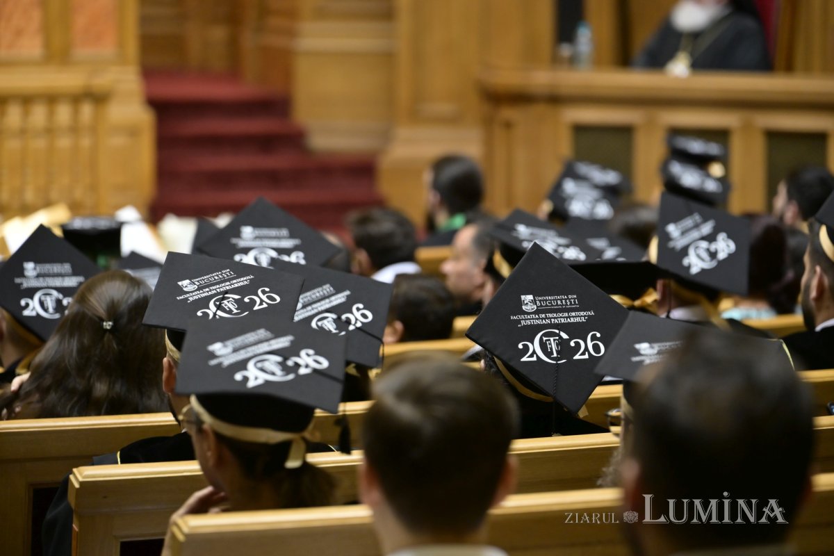 Absolvenții Facultății de Teologie Ortodoxă  din București, la ceas de sărbătoare 367166