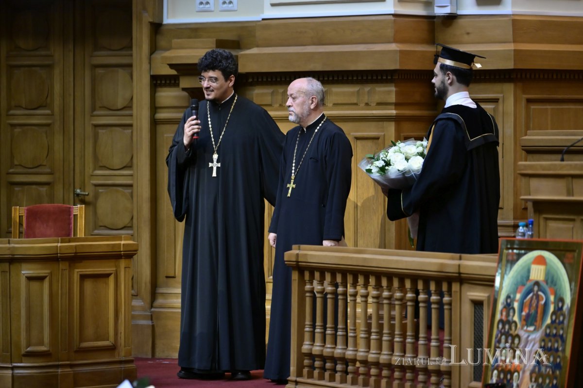 Absolvenții Facultății de Teologie Ortodoxă  din București, la ceas de sărbătoare 367178