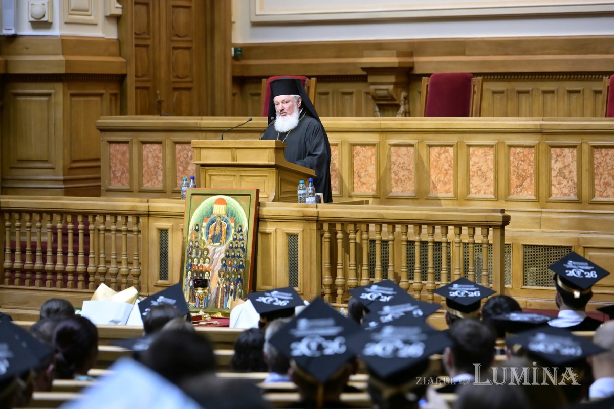 Absolvenții Facultății de Teologie Ortodoxă  din București, la ceas de sărbătoare 367181