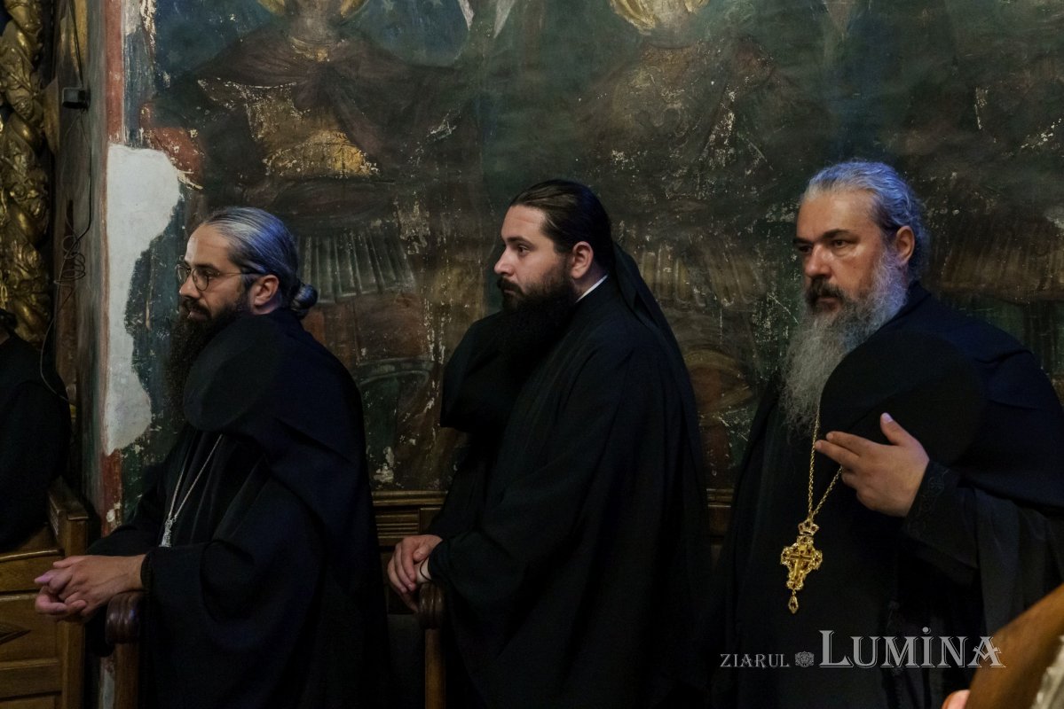 Arhiereul Emilian a fost înmormântat la Mănăstirea Neamț 367138