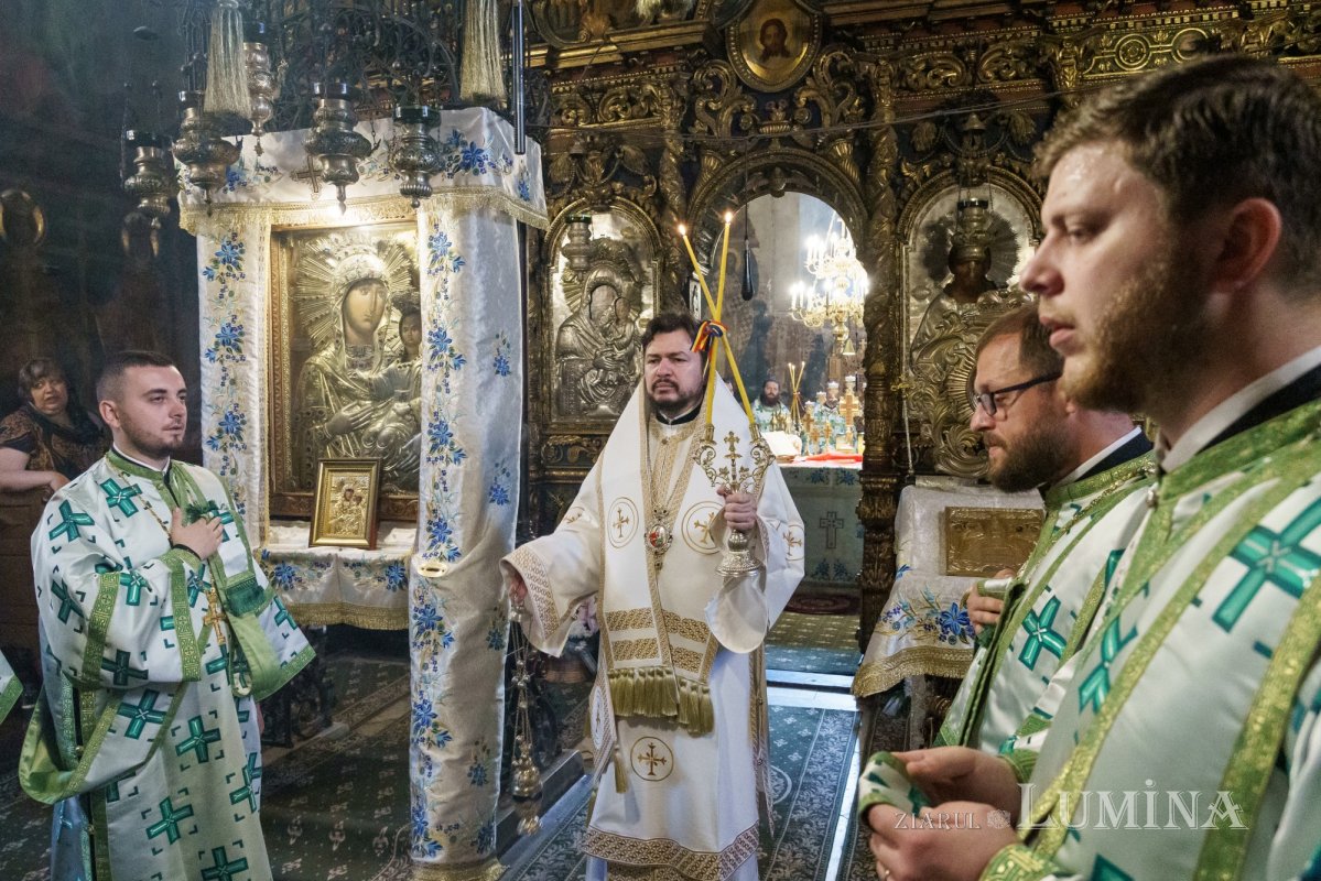 Arhiereul Emilian a fost înmormântat la Mănăstirea Neamț 367145