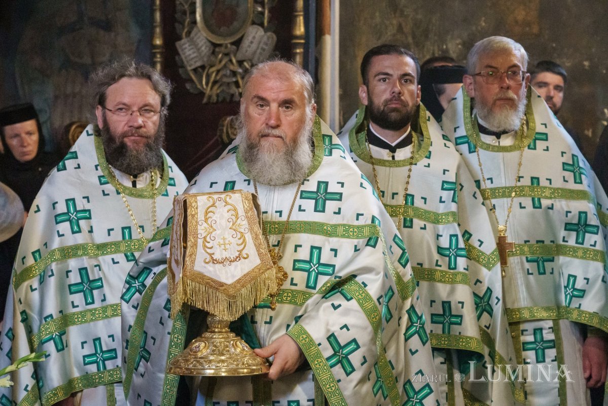 Arhiereul Emilian a fost înmormântat la Mănăstirea Neamț 367147