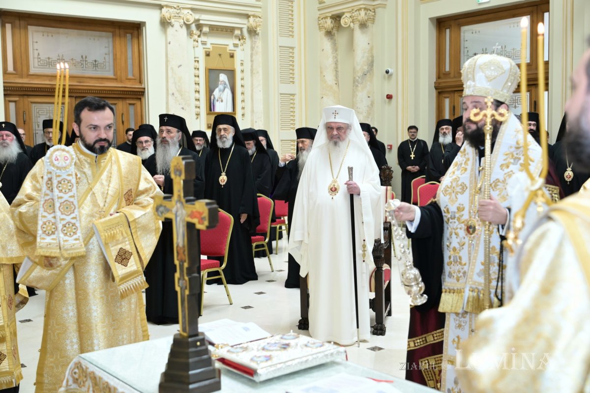 Ședință de lucru a Sfântului Sinod al Bisericii Ortodoxe Române 367376