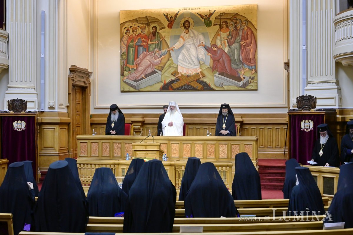Ședință de lucru a Sfântului Sinod al Bisericii Ortodoxe Române 367382