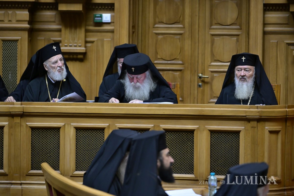 Ședință de lucru a Sfântului Sinod al Bisericii Ortodoxe Române 367386