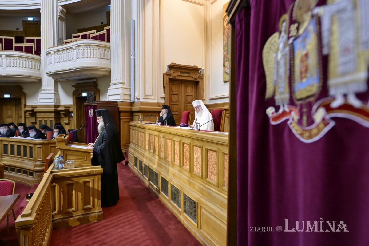 Ședință de lucru a Sfântului Sinod al Bisericii Ortodoxe Române 367392