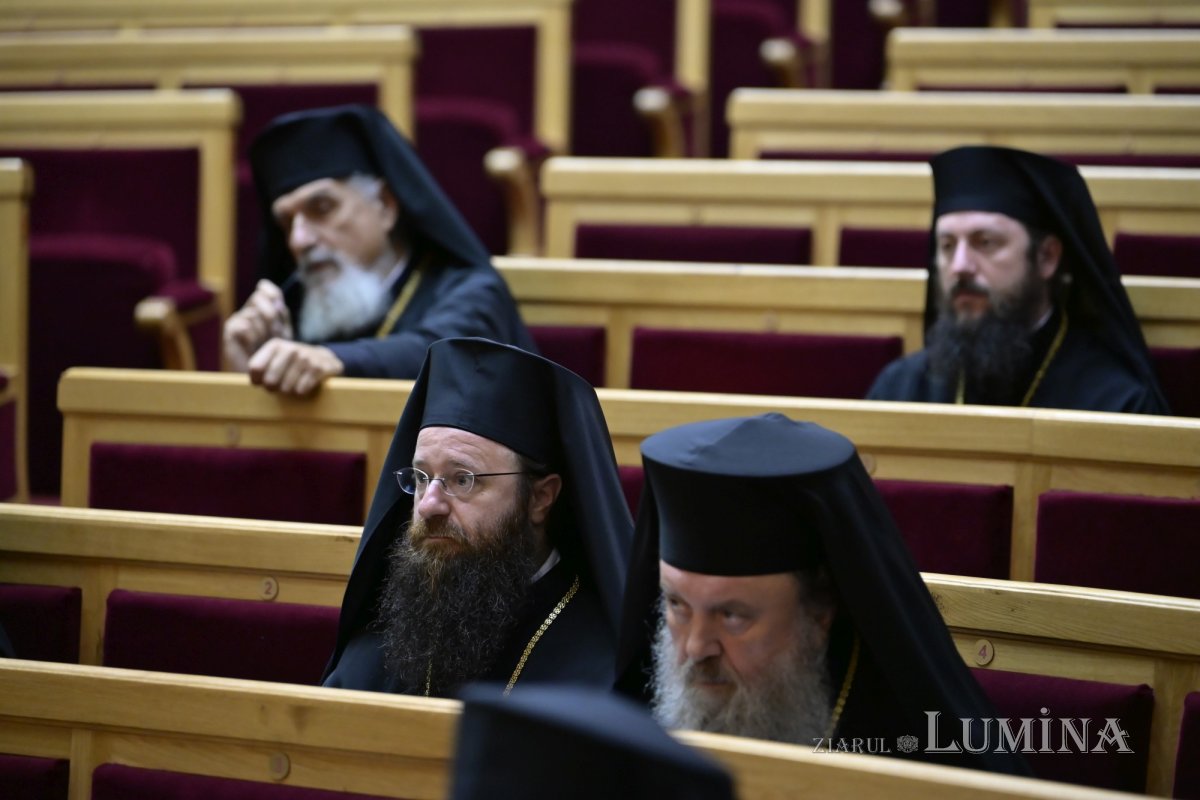 Ședință de lucru a Sfântului Sinod al Bisericii Ortodoxe Române 367394