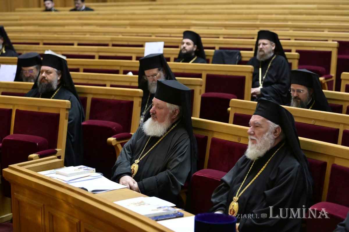 Ședință de lucru a Sfântului Sinod al Bisericii Ortodoxe Române 367395